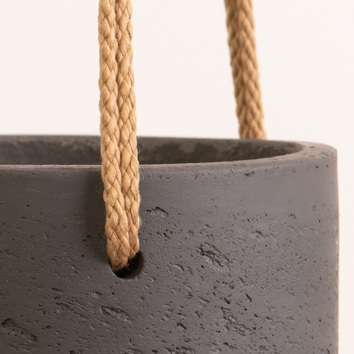 Cassie Hanging Pot