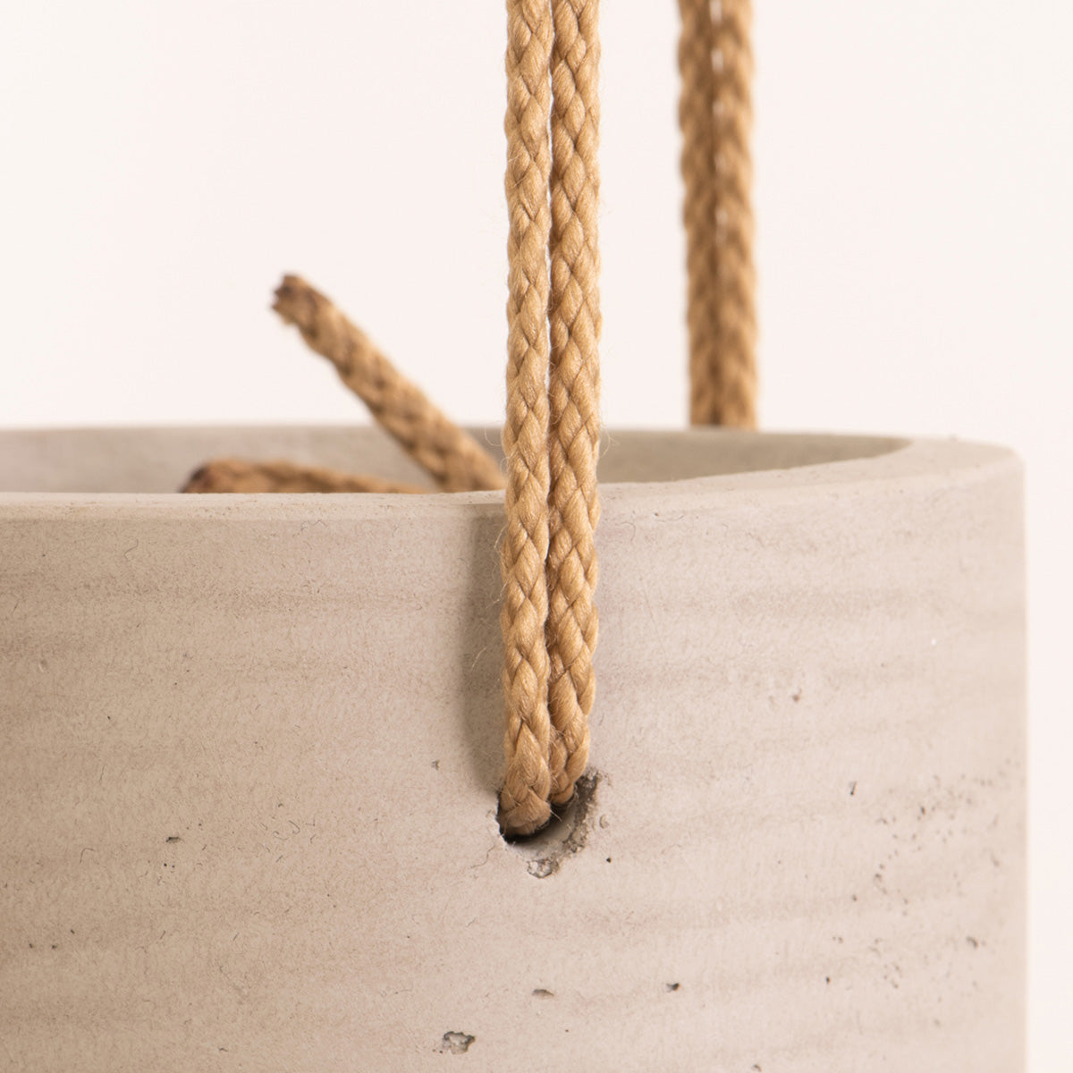 Cassie Hanging Pot