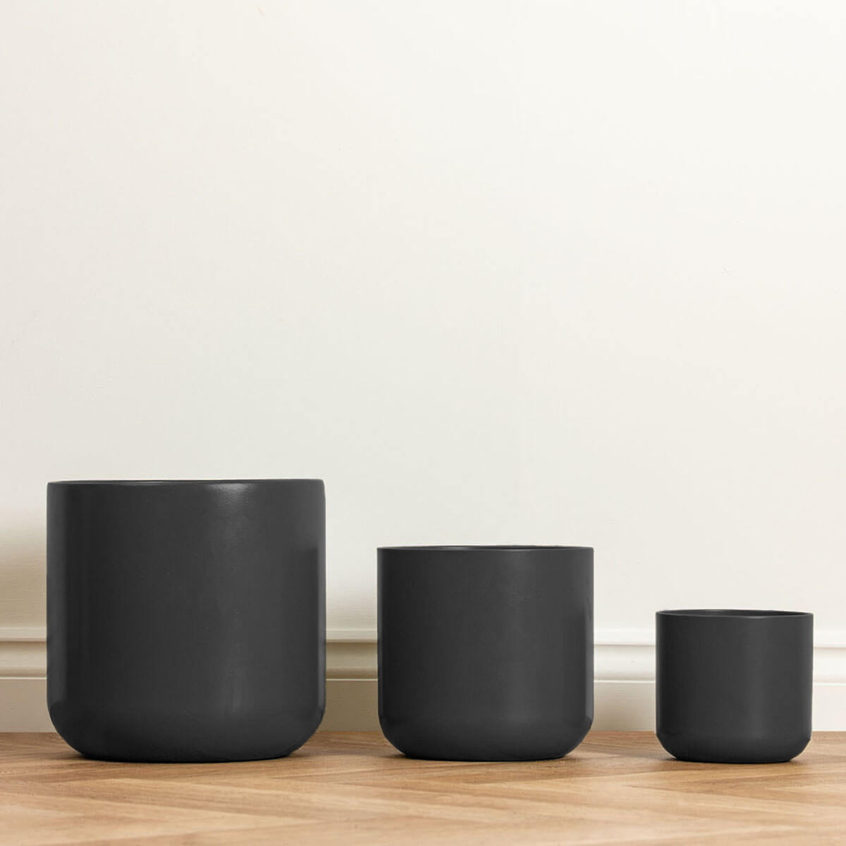 Black Dale Ceramic Pot